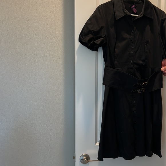 Button down flare dress with 2 pockets - Picture 2 of 4